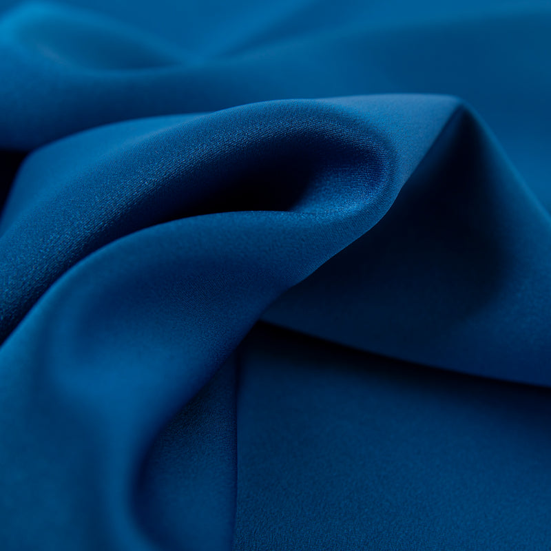     tecido_liso_para_vestidos_de_cerimonia_cetim_com_lycra_Ester_azulao